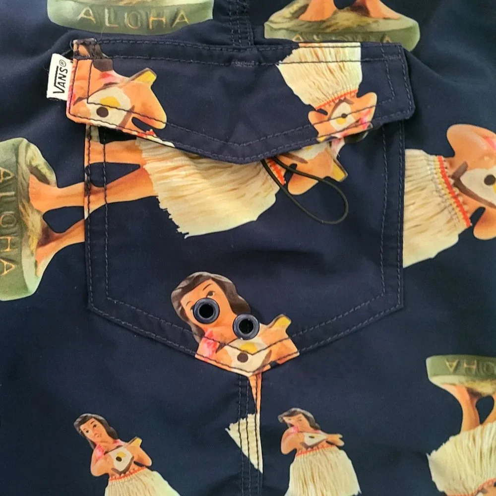 Van's Off The Wall Aloha Hula Girl Surf Boardshorts - Size 32/M 19
